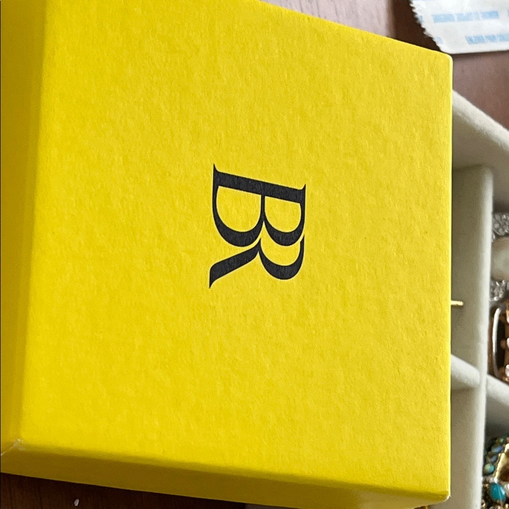 Banana Republic Gold Link Necklace - Picture 5 of 7